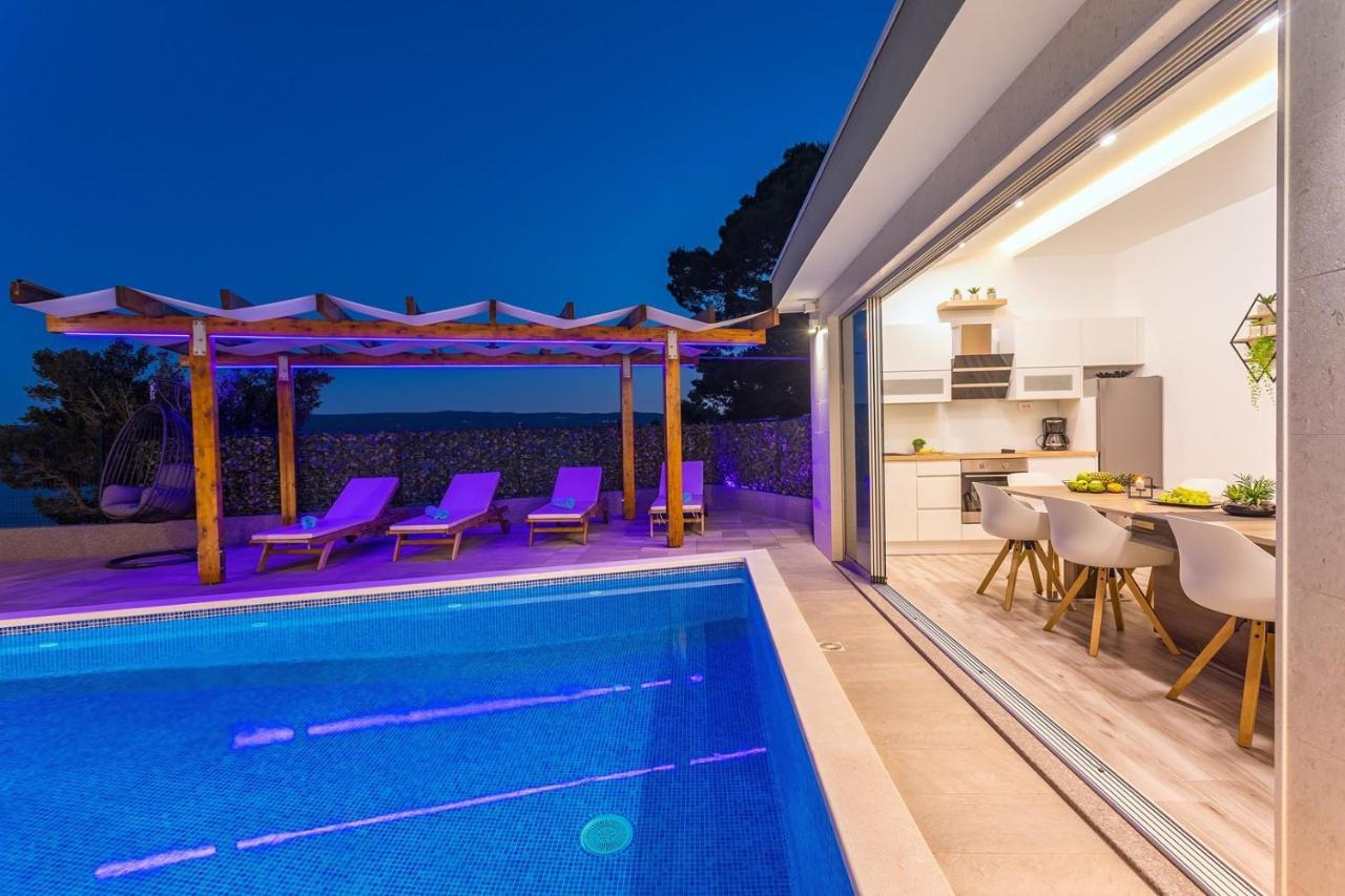 Villa Matan - Only 200M From The Sandy Beaches, Private 28M2 Pool Omiš Cameră foto